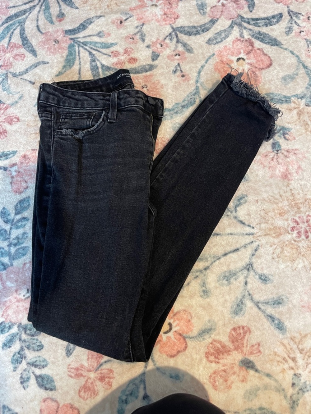 Women’s Black Distressed Hem Skinny Jeans